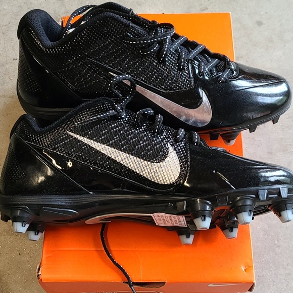 skill football cleats